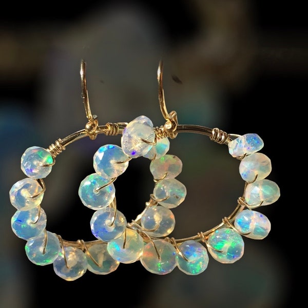 14k goud gevulde Opaal oorbellen, Opaal oorbellen, Ethiopische Opaal, Cadeau voor vrouwen, Chic, Hoop earrings, beaded earrings