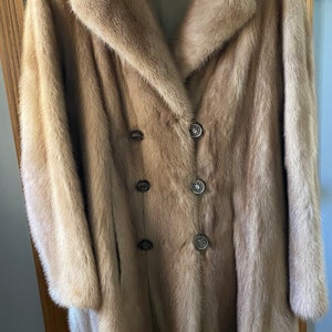 Stunning Vintage 1970’s Golden Ranch Mink Fur Coat Size Medium