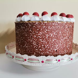 Torta di carta Foresta Nera fatta a mano – Decorazione deliziosa e originale – Regalo unico ed ecologico