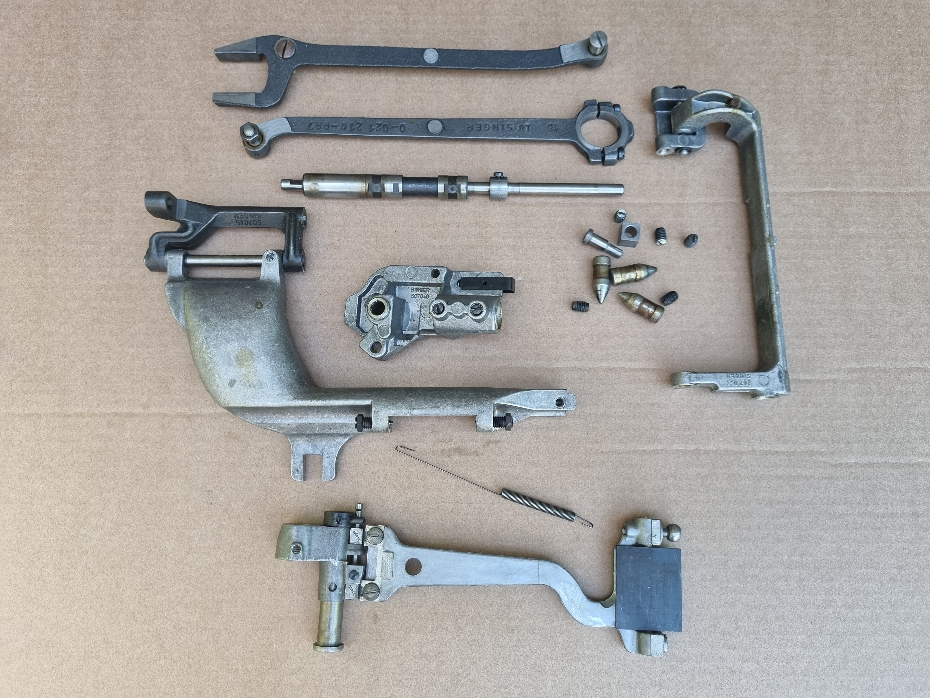 Singer 670G,Original internal parts lot