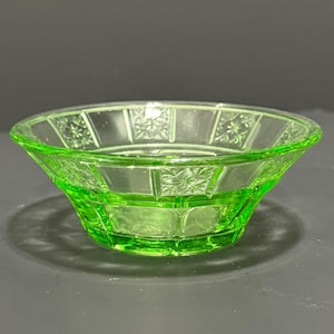 アンティークウランガラス Federal１９３５年「Sharon」ベリーボウル Uranium Glass Berry Bowl - Etsy
