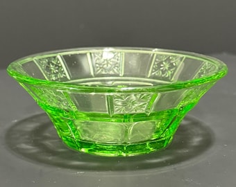 Vintage Jeannette Doric Green Uranium Glass Berry Bowl | 1935-1938 Depression Glass