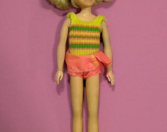 1143 Living Fluff Doll - As Is - 1970s - Eye Lashes - Bendable Legs
