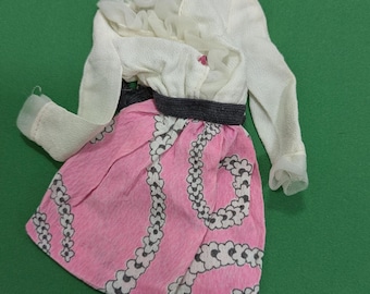 Pretty Power Barbie Outfit #1863 - Pink skirt