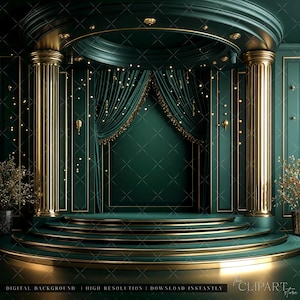 Puede incluir: Un escenario verde y dorado con una plataforma circular y escalones. El escenario está decorado con columnas doradas y cortinas de terciopelo verde. Hay pequeñas luces colgadas del techo.