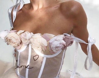 NOUVEAU BEAU Chic & Classy // Corset overbust rose rose // Avec de magnifiques fleurs roses attachées sur le dessus