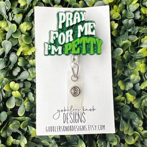 Snarky Nurse Badge Reel und Charm, lustige Geschenke für das Pflegeheim, sarkastische Nurse Badge Reel, niedlicher einziehbarer Ausweishalter, Badge Accessoire für