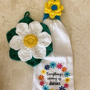 Coming Up Daisies Küchen Set: Gehäkelter Handtuchring und Untersetzer