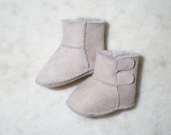 Bottes bébé | Bottines en peau de mouton | Pantoufles d'hiver | Chaussures unisexes pour lit de bébé | Doublé de fourrure | Taille 9-12 mois
