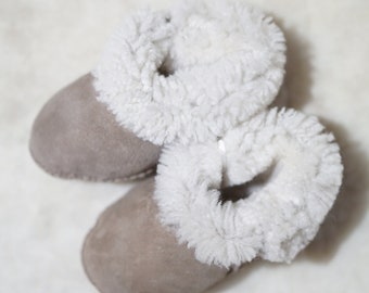 Baby Boots | Sheepskin Booties | Winter Slippers | Unisex Cot Shoes | Fur Lined | Size  12-18 Months