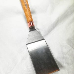 Handcrafted BBQ Spatula – Whiskey Barrel Oak Handle, Heritage Grill Tool
