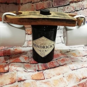 Gin Bottle Holder Gift: Enamel Gin Mugs & Oak Whiskey Barrel Hanger, Unique Gin Lover Present from Bushmills Distillery Staves