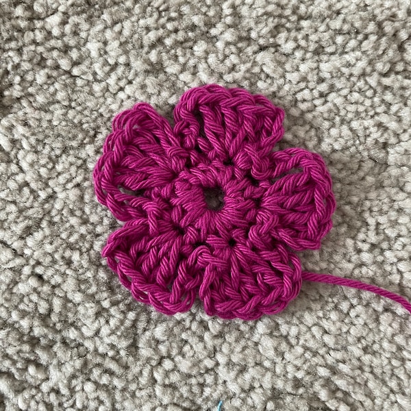 Super Easy 5 Petal Crochet Flower Pattern: UK Terms