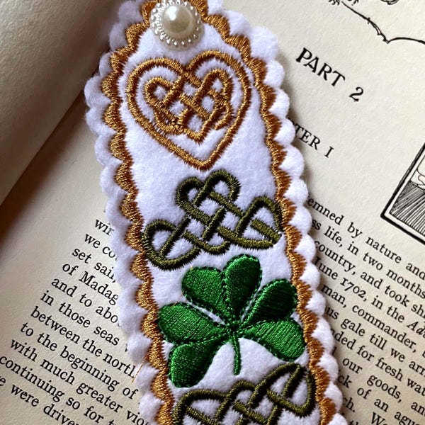 Celtic Knot and Shamrock felt book mark