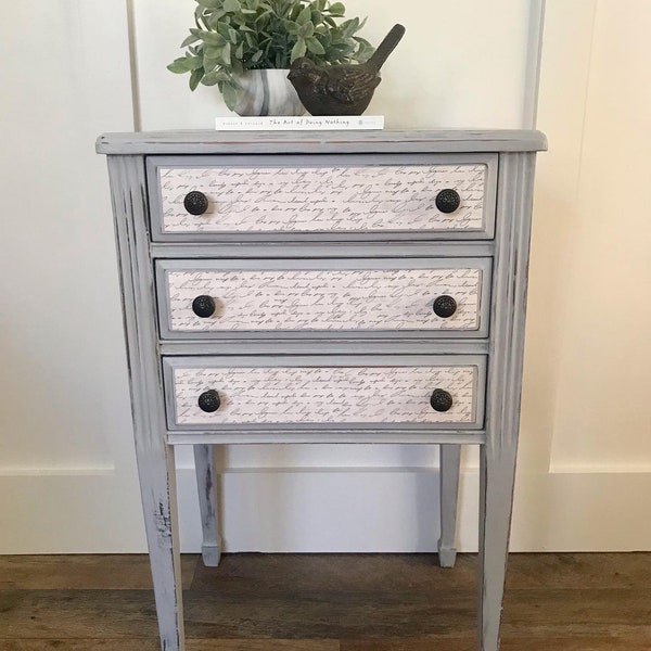 Sold out!!! Vintage Hand Painted Gray Accent table, side table, end table with drawers