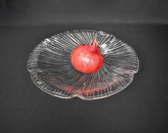 Mid Century Pukeberg Glass Scallop Clam Shell Dish Eva Englund