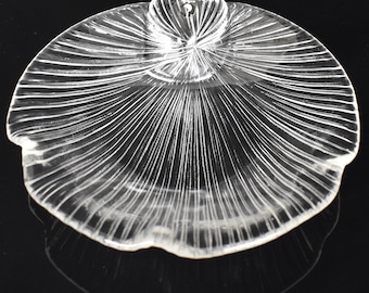 Mid Century Pukeberg Glass Scallop Clam Shell Dish Eva Englund