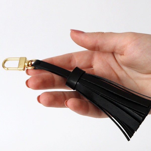 Handcrafted black leather tassel - tassel addition for Louis Vuitton Pochette Eva Clutchs Neo Noe Wallet, EPI, key chain