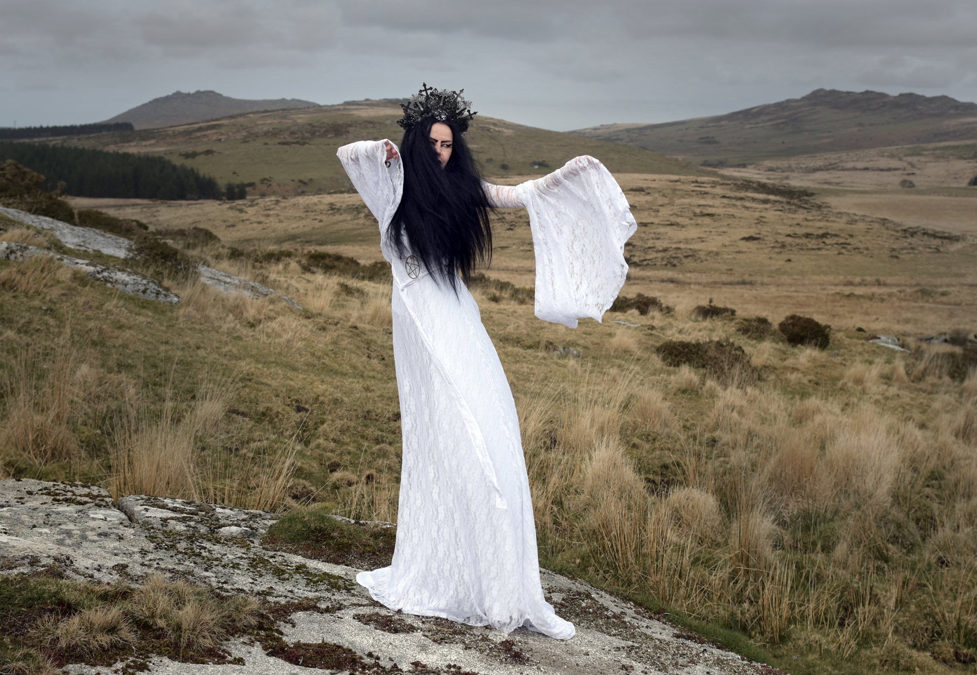 Mirror of Galadriel Gown - Lord of the Ring Lothlorien Cosplay Dress by  Moonmaiden Gothic Clothing - All Sizes! - Etsy