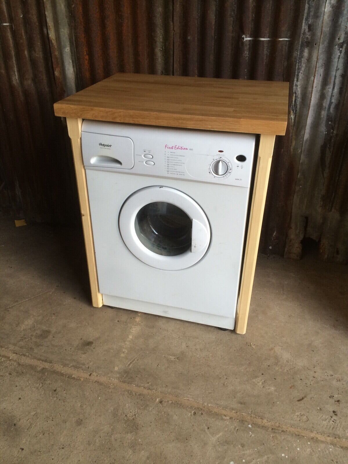 Single appliance gap with oak worktop ( Fits 1 standard washing machine