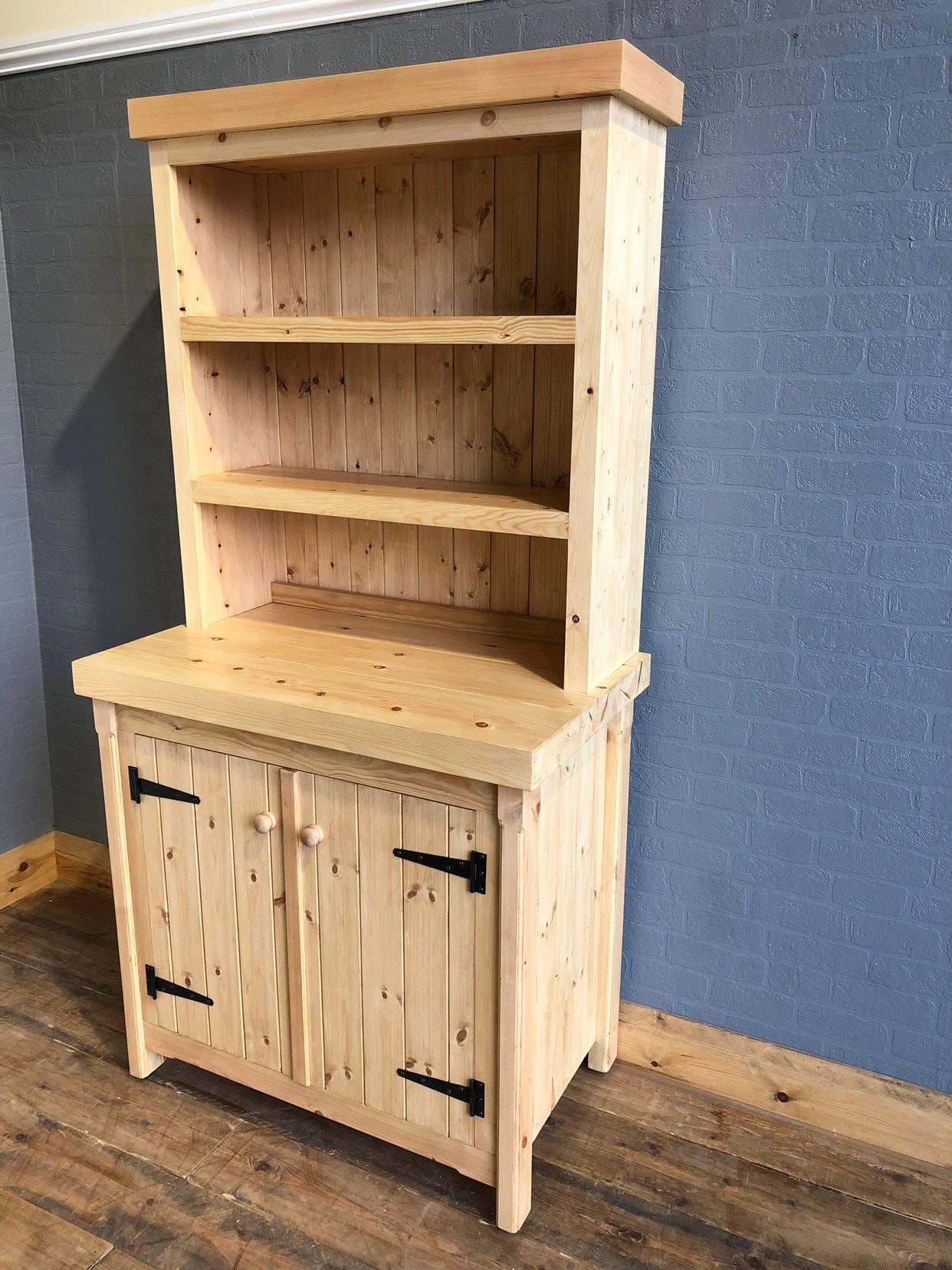 Rustic Wooden Pine Freestanding County Kitchen Welsh Dresser Cupboard