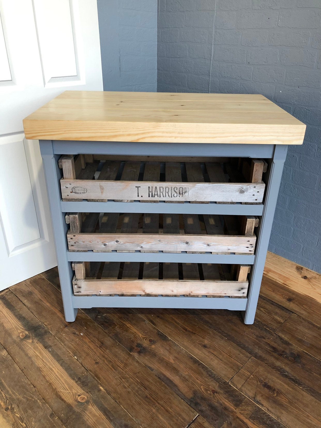 Kitchen island with chunky pine worktop ( standard )