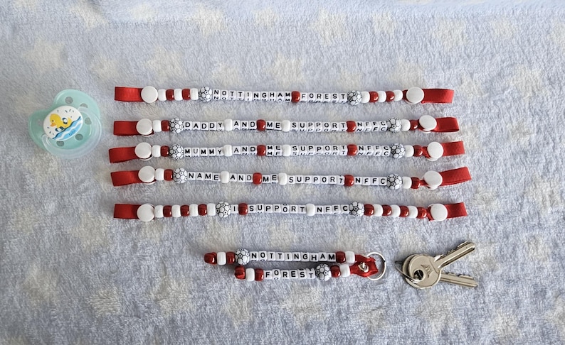 Clip para chupete inspirado en Nottingham Forest, juego, llavero, regalo, bebé, regalo, 5 clips and keyring