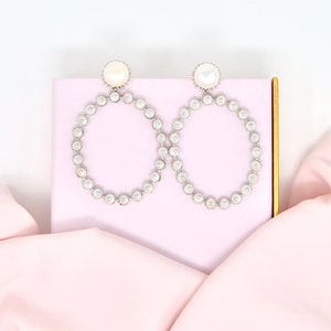 Perlen Ohrringe, Weiße Hochzeit Ohrringe, Weiße Perlen Ohrringe, Statement Ohrringe, Braut Ohrringe, Brautjungfern Schmuck