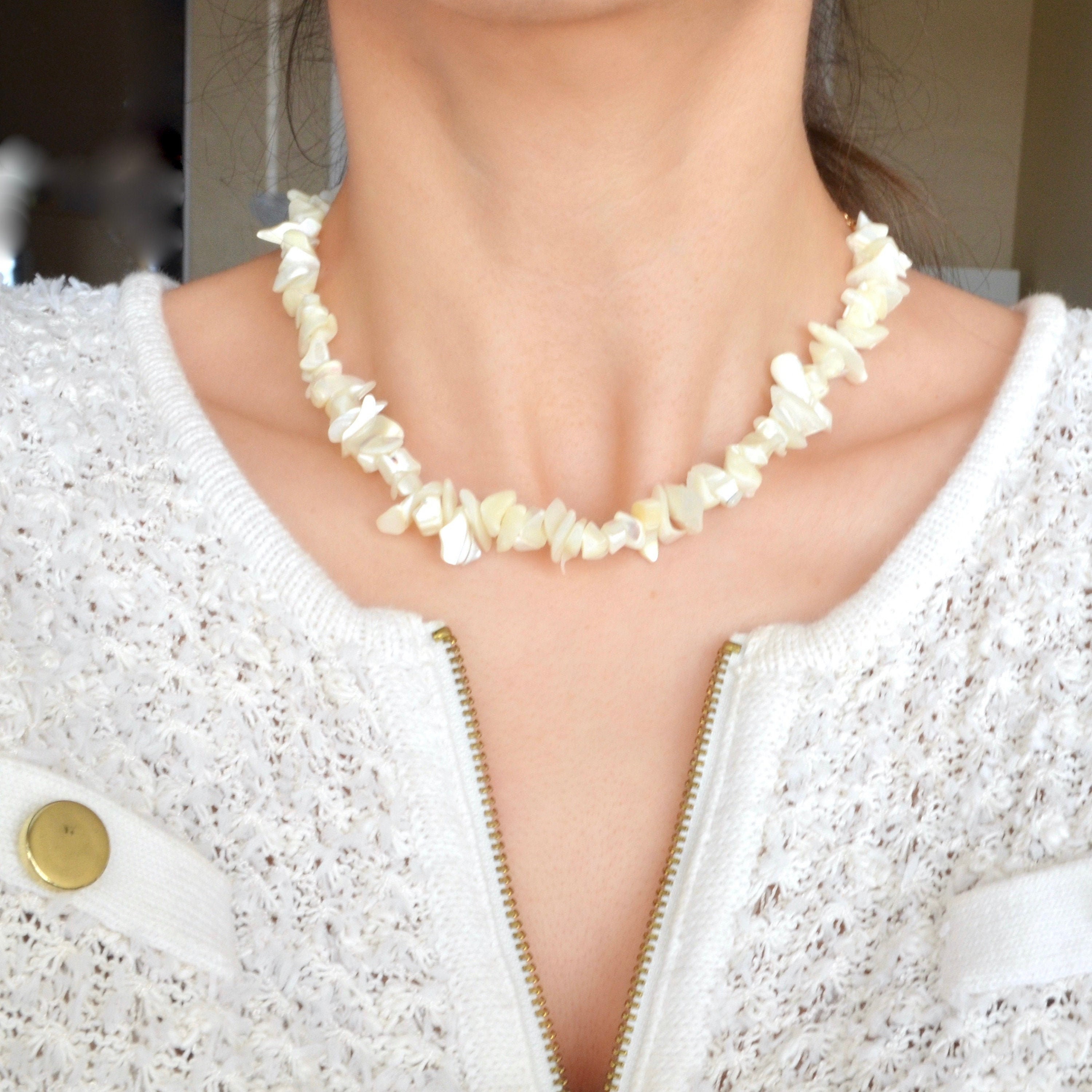 White shell necklace best sale choker