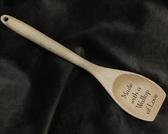 Hergestellt mit einem gelaserten Wallop of Love Holzlöffel