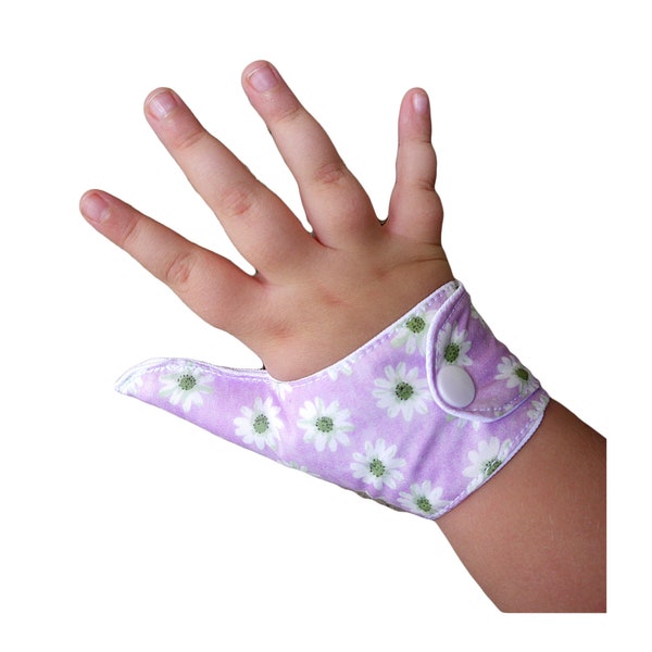 Duimbeschermer van stof met madeliefjesthema op een lavendelachtergrond, helpt kinderen stoppen met duimzuigen. Kan door baby's en peuters worden uitgetrokken.