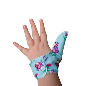 Thumb guard to stop thumb-sucking habits with minimal fuss.  Babies and toddlers can pull this off. Extra cuff available separately.