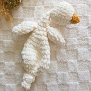 White Goose Lovey, Baby Goose Snuggler, Minimalistic Baby Shower Gift, Goose Stuffed Animal, Neutral Heirloom Gift, Nursery Rhyme Toy
