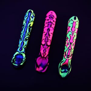 Wisiorek UV Spoon, wzór neonowy z naszyjnikiem do wyboru
