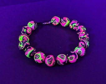 UV Beaded Bracelet, Psychedelic Purple & Green Pattern, Trippy Friendship Bangle