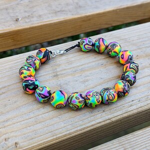 UV Beaded Bracelet, Psychedelic Rainbow Pattern, Trippy Friendship Bangle image 4