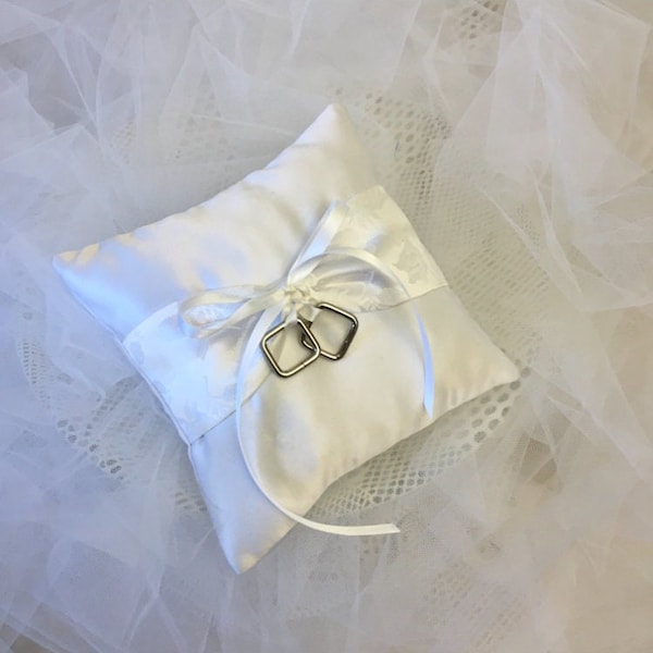 Elegant Wedding Ring Pillow. SMALL SIZE Satin Ring Pillow. Simple Ring Bearer Pillow. White, Ivory or Black Satin with Sash. Bridal Cushion.