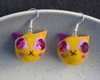 Felt yellow cat earring, hanging wool jewellery, smal animel accessories for kid, for teens, cat lover gift