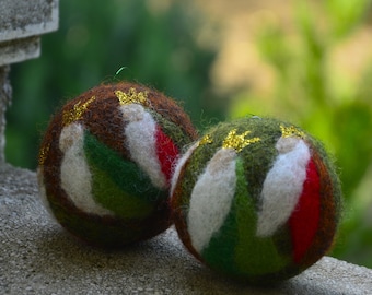 Christmas tree felt ornament set of 2, Handmade waldorf hanging decoration, Small christmas gift, shiny woollen balls