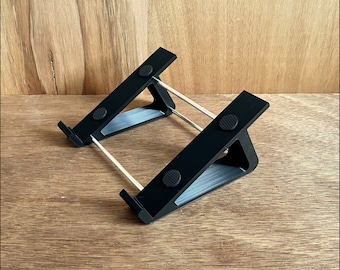 Quad Cortex Stand