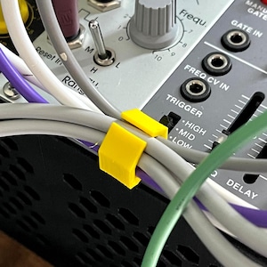 Clips para cables de conexión Eurorack (paquete de 10) / Impresos en 3D / Gestión de cables / Cold Earth Industries