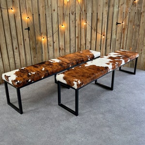 Banco de mesa de jantar de couro de vaca / Banco de couro de vaca - 70" ou 60" de largura - Estrutura de aço e estofamento de couro de vaca genuíno - Feito à mão - RGBL