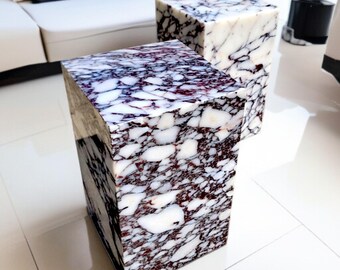Fyrkantigt sidobord i naturmarmor | Calacatta Viola-sidobord