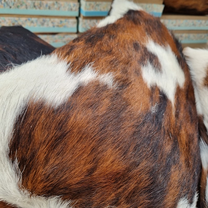 Funda de cojín/almohada de piel de vaca tricolor - ¡Hecha a mano y disponible en varios tamaños! imagen 11