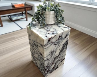 Calacatta Viola marmorbord | Sidobord i sockel | Sidobord i travertin