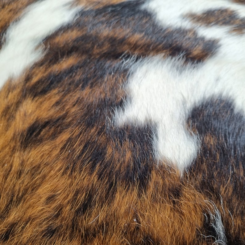 Funda de cojín/almohada de piel de vaca tricolor - ¡Hecha a mano y disponible en varios tamaños! imagen 10