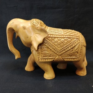 Wooden Carving elephant,Solid wood elephant,Decorative animal statue,kadam wood elephant,Animal showpiece,Indian Handicrafts,Fine arts