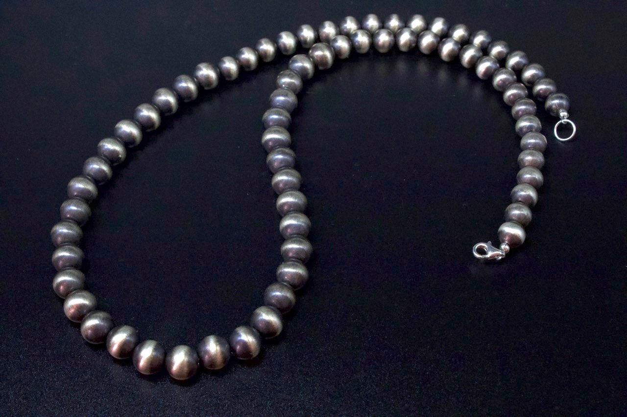 ナバホパールネックレス：9～10mm 酸化スターリングシルバー、19インチ