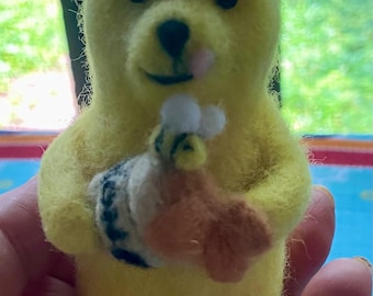 Statuetta/regalo in feltro ad ago di Winnie the Pooh
