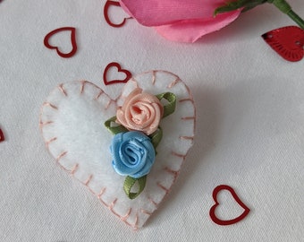 Floral Heart Brooch - Valentine Pin - Felt Heart Pin - White and Pink Brooch- Hand Stitched Felt Brooch - Valentine Gift - Valentine Jewelry